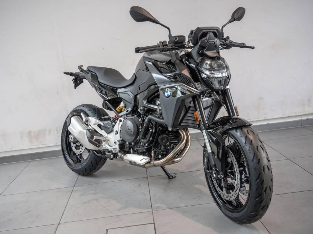 BMW F 900 R Triple Black