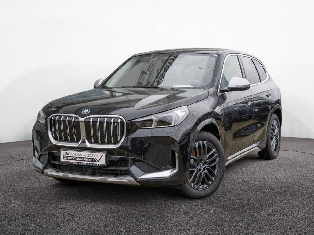 BMW iX1 xDrive 30 X-Line NAVI AHK ACC HUD LED 360°