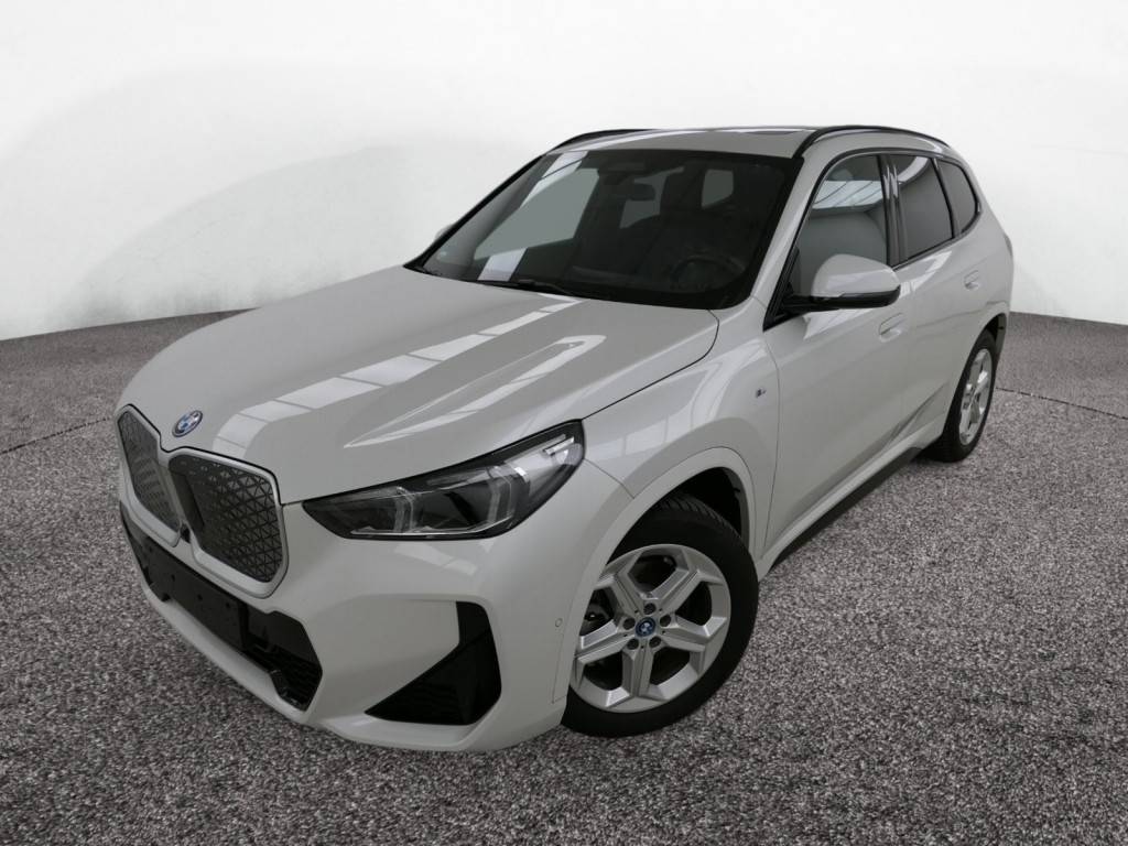 BMW iX1 xDrive30 M Sport AHK+PANO+360°KAM+HUD+ACC