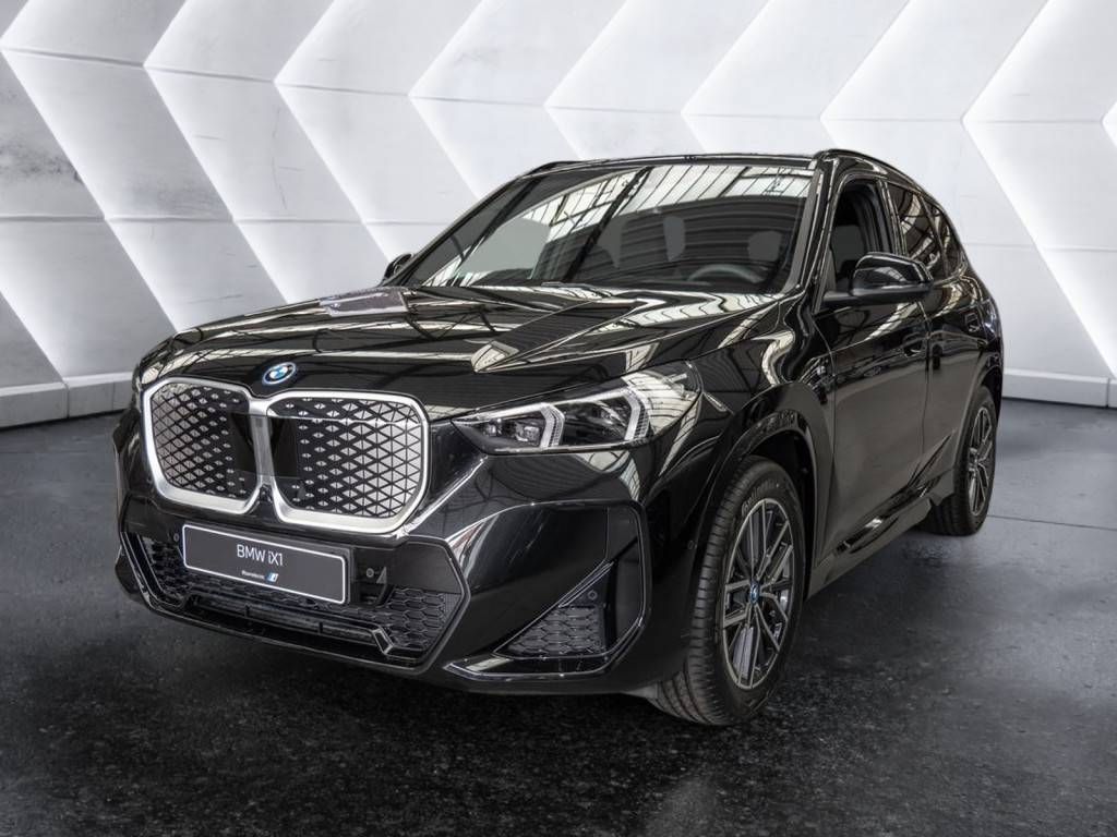 BMW iX1 xDrive 30 M-Sport AKTIVSITZE LED PANO 360°