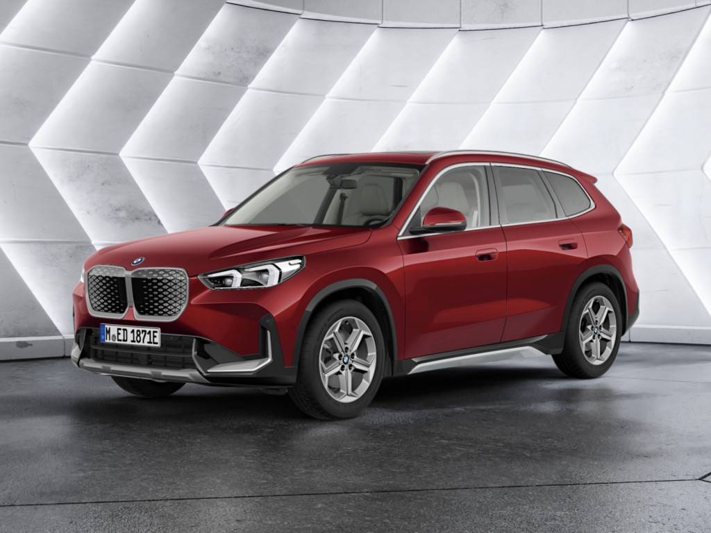 BMW iX1 xDrive30 xLine H/K NAVI AKTIVSITZE LED PANO