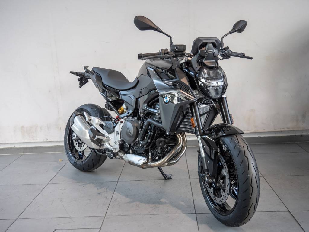 BMW F 900 R Triple Black