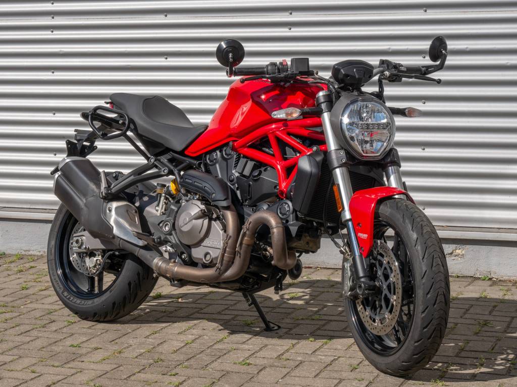 DUCATI Monster 821