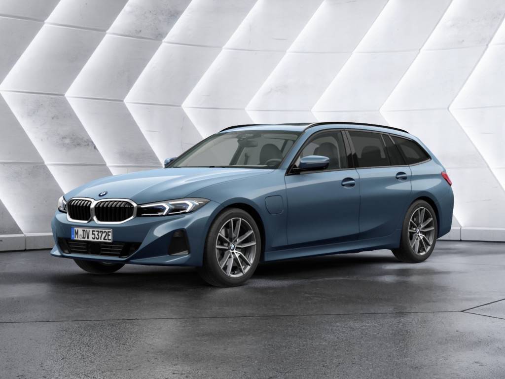BMW 330e Touring AHK ACC HUD FACEL. LED PANO 360°