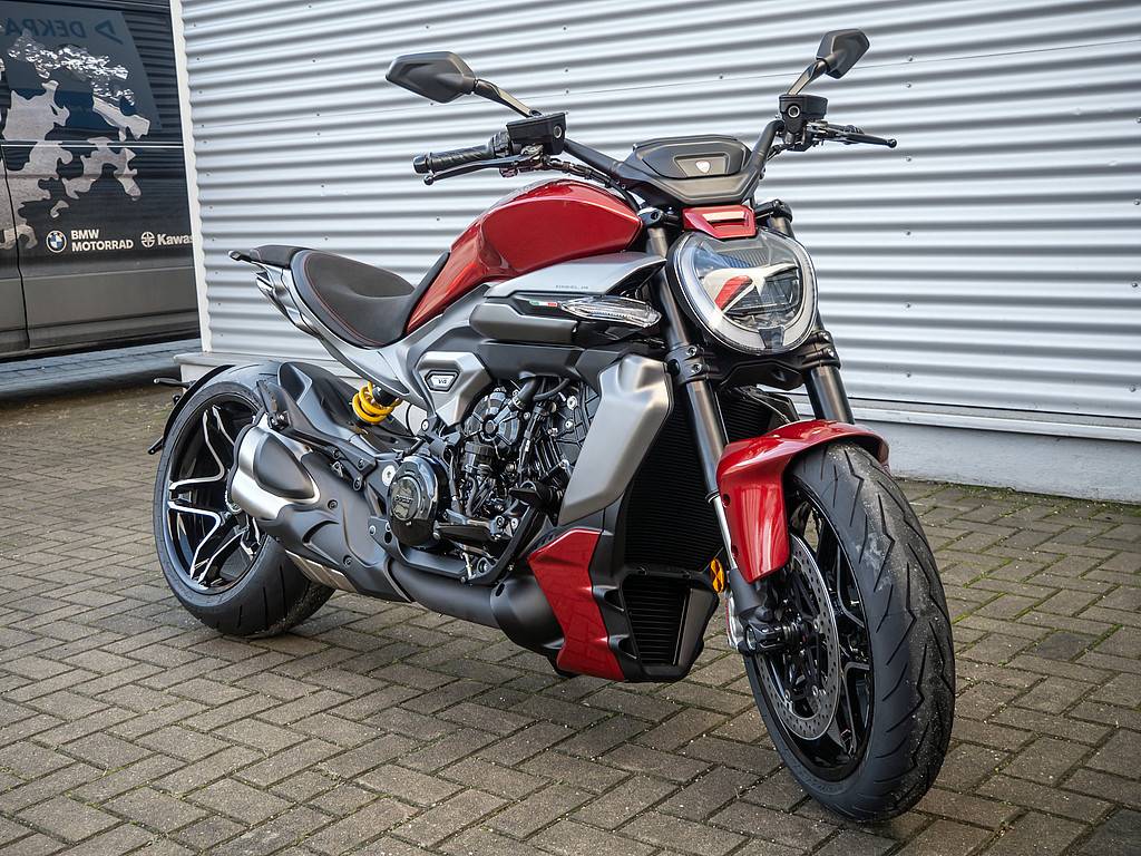 DUCATI XDiavel V4