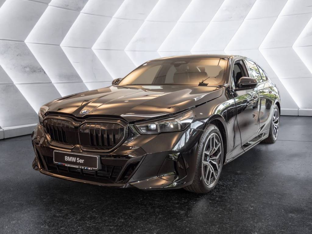 BMW 530e xDrive M-Sport PANO 360° SITZBELÜFTUNG B&amp;W