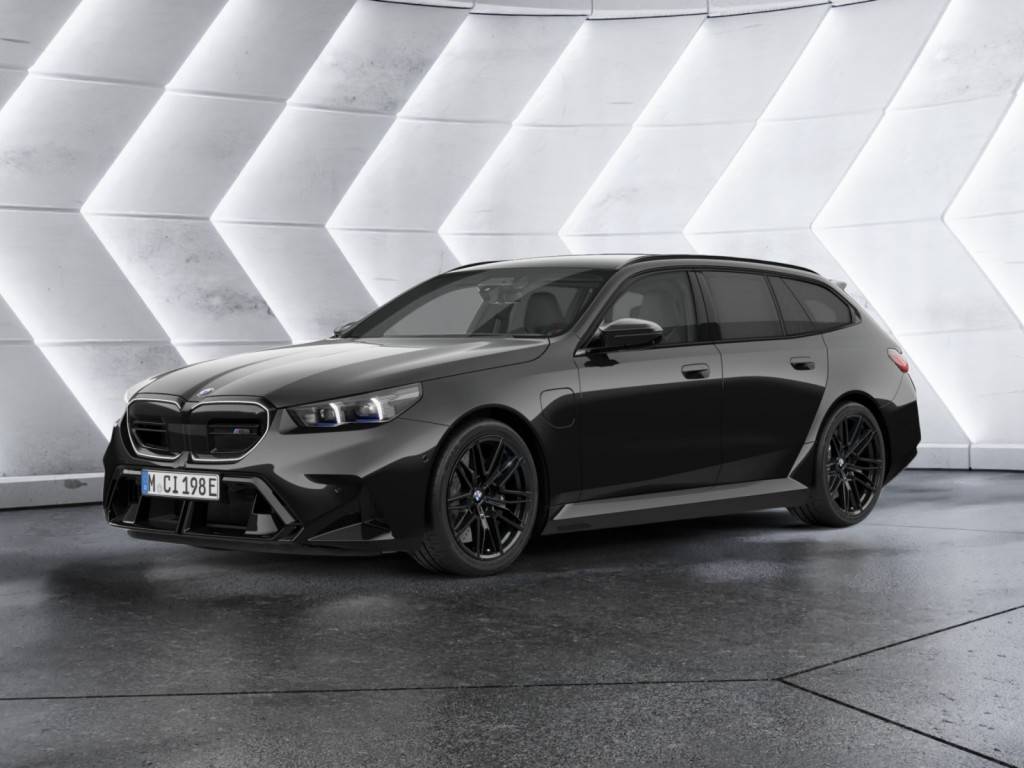 BMW M5 Touring AHK ACC SITZBELÜFTUNG LED PANO 360°