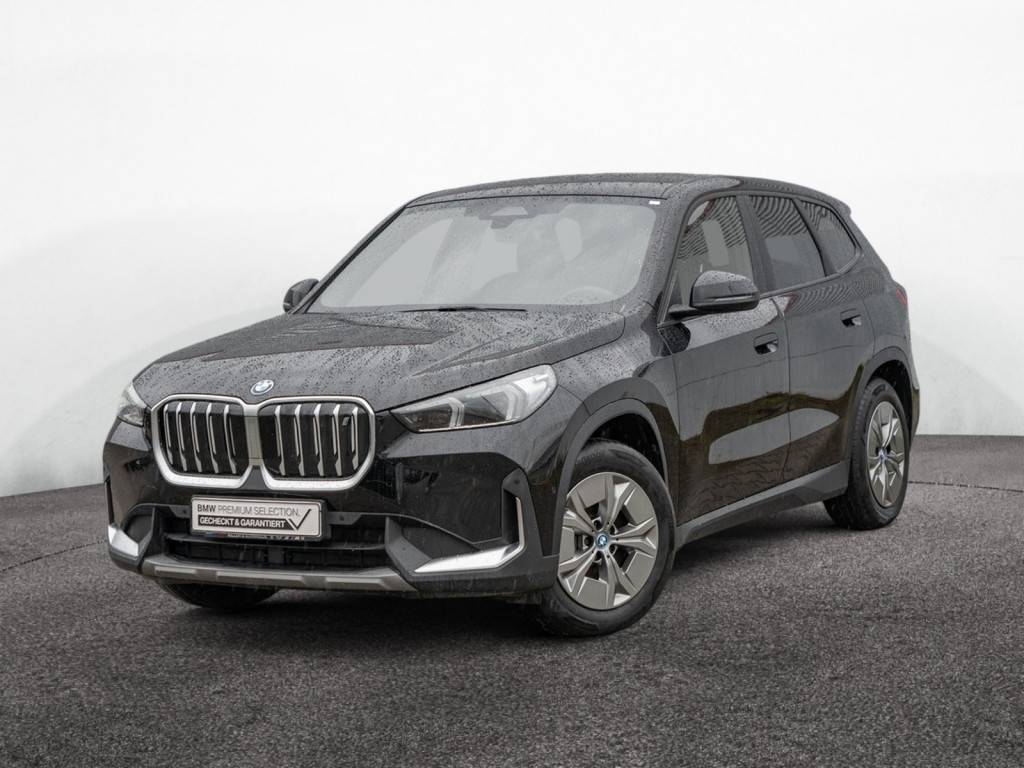 BMW iX1 xDrive 30 LED+NAVI+KAM+KLIMAAUT+SHZ+PDC