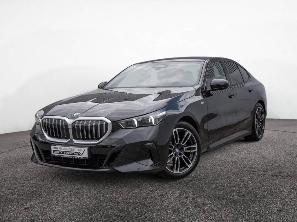BMW 520d xDrive M-Sport PANO+AHK+HUD+AC+HK