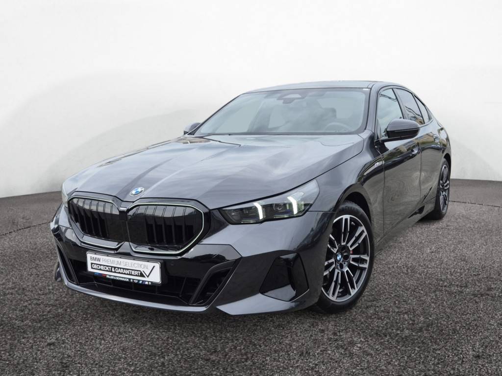 BMW 520d M-Sport Pro PANO+AHK+HUD+ACC+MEM