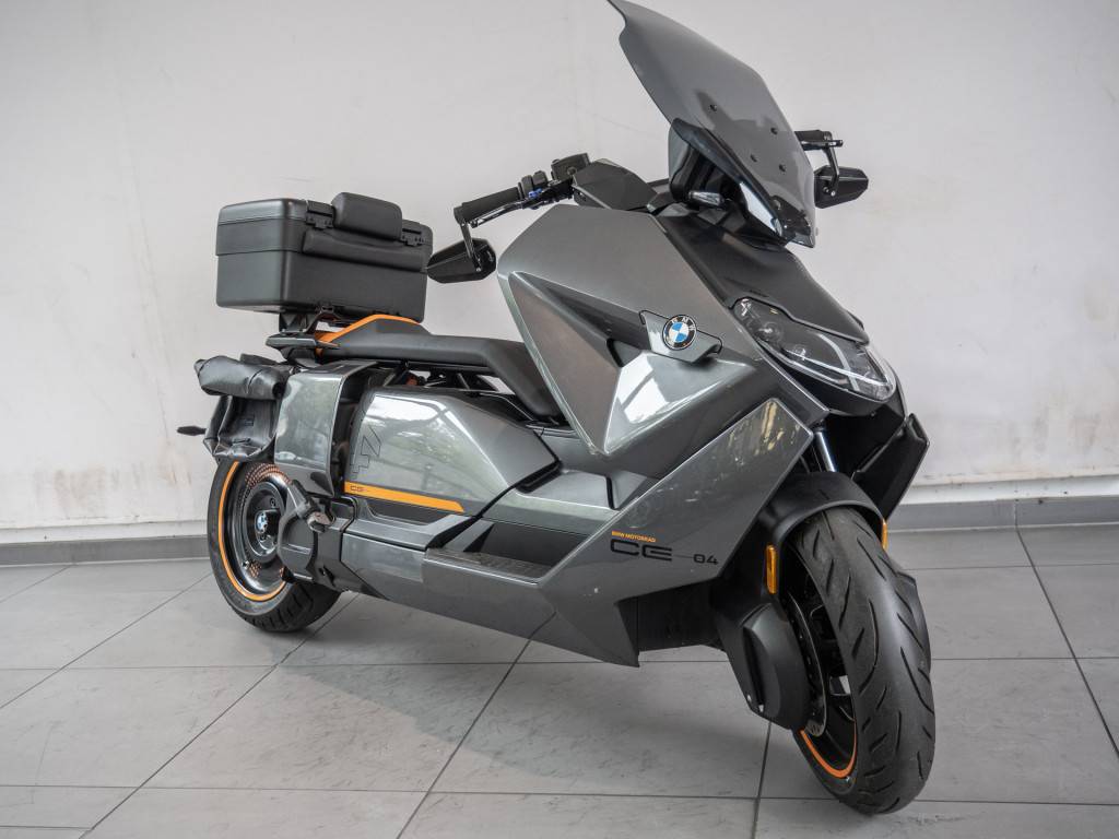 BMW CE 04