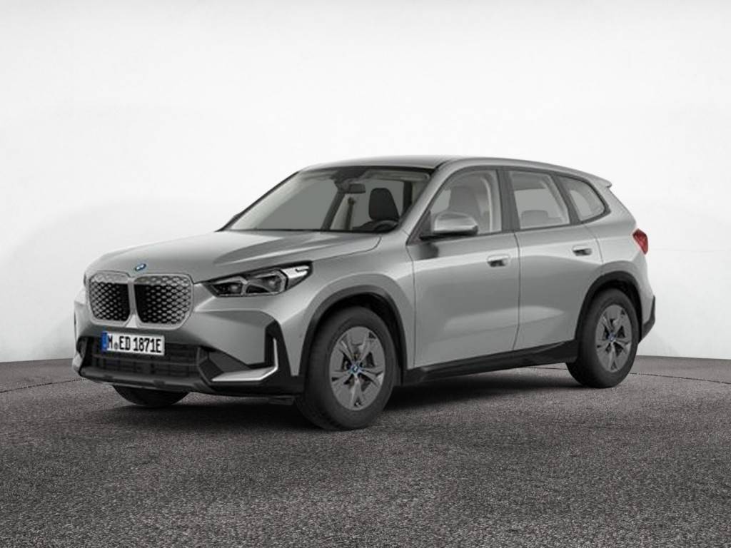 BMW iX1 xDrive30 AHK+KAM+LED+NAVI+SHZG