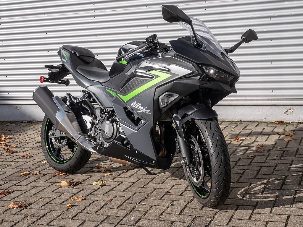 KAWASAKI Ninja 500 SE