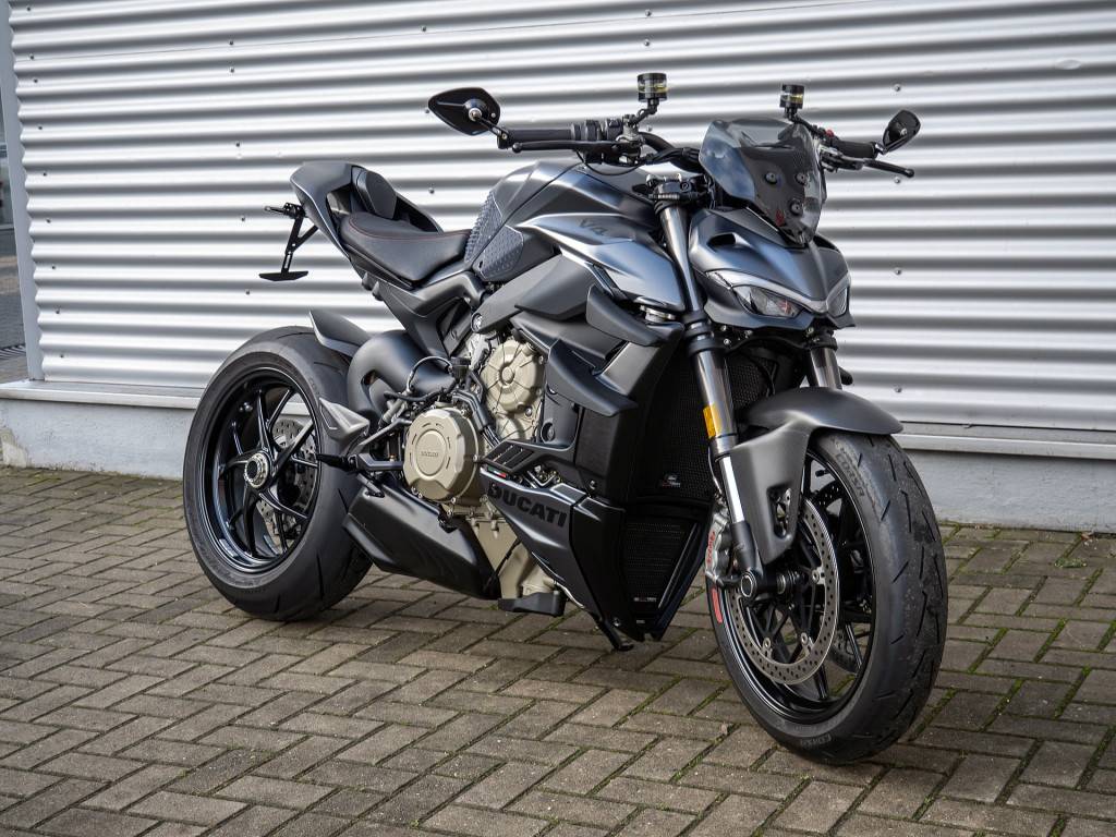 DUCATI Streetfighter V4 viel Zubehör, Sonderlack