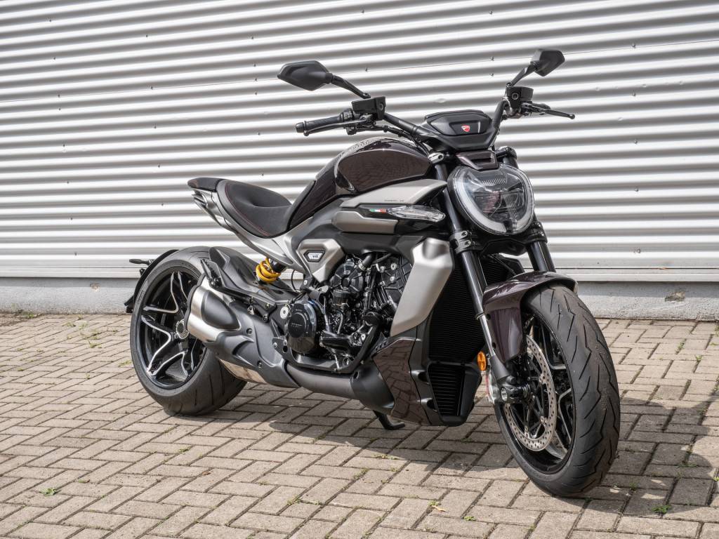 DUCATI XDiavel V4